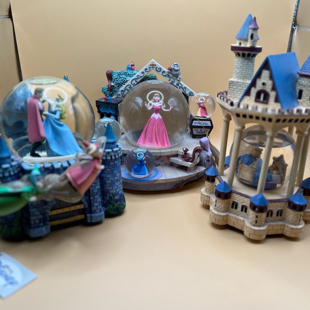 Disney Sleeping Beauty Snow Globe Music Boxes (3)